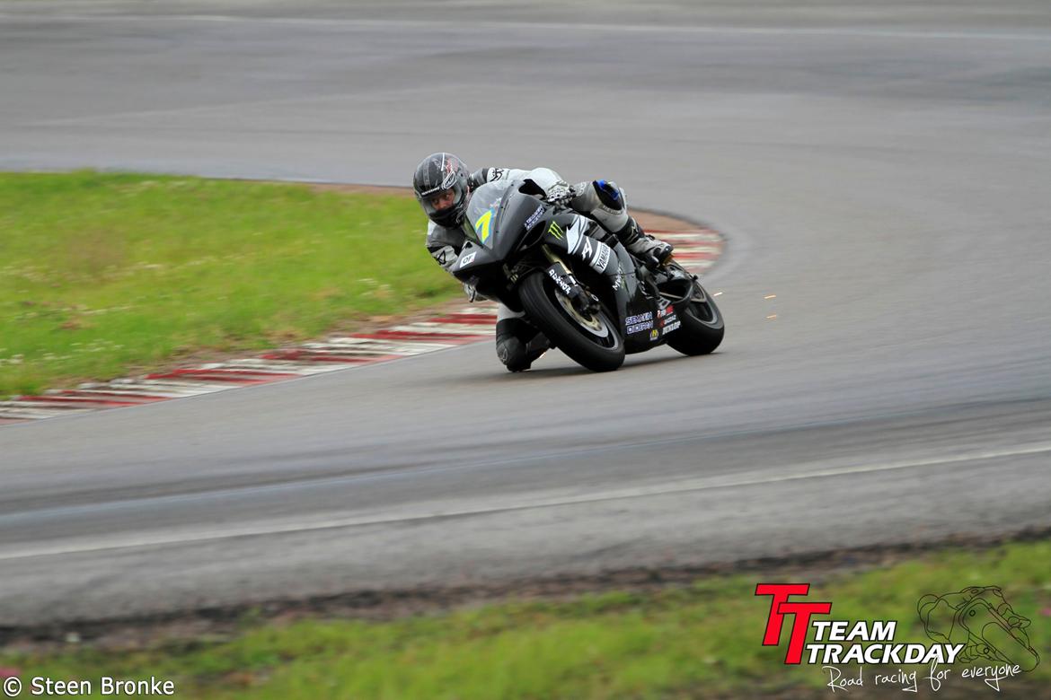 Yamaha YZF-R1 Baneged billede 3