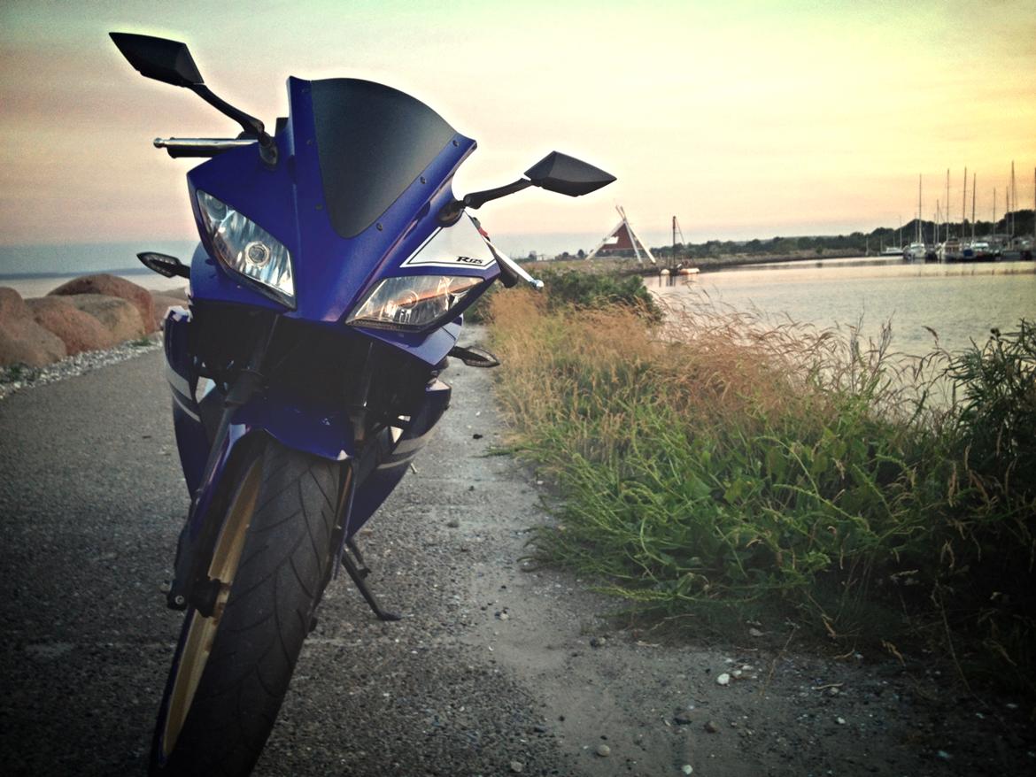 Yamaha YZF R125 - Ved Egå Marina billede 7