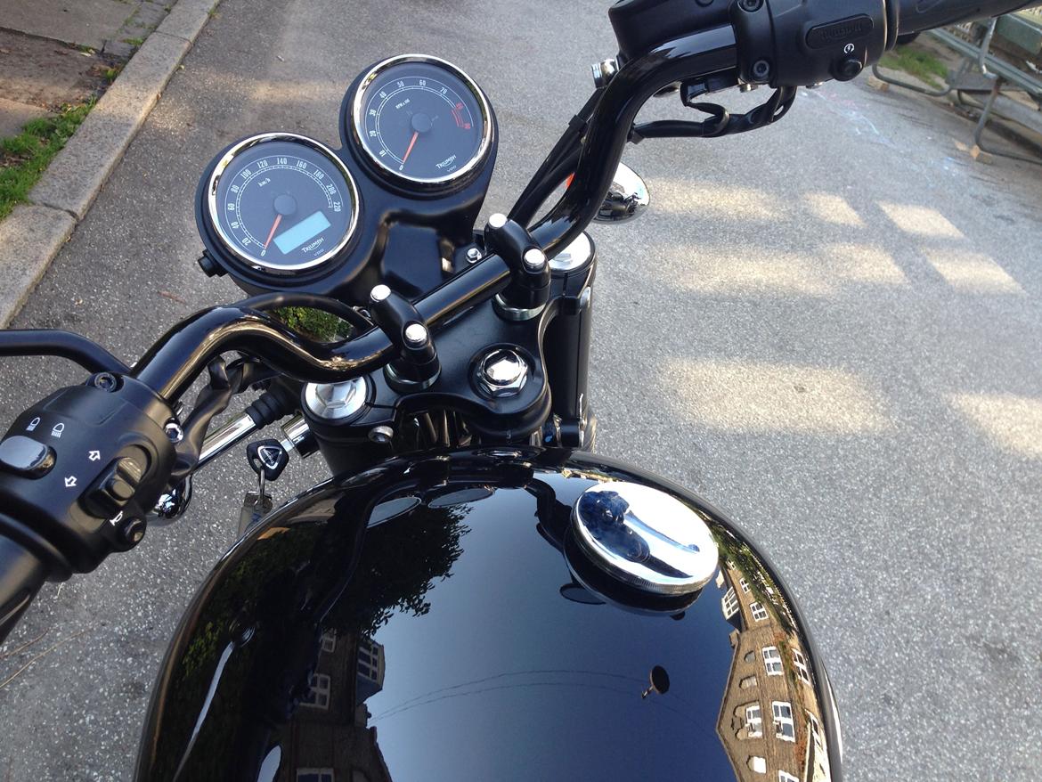 Triumph Bonneville T100 Black billede 2
