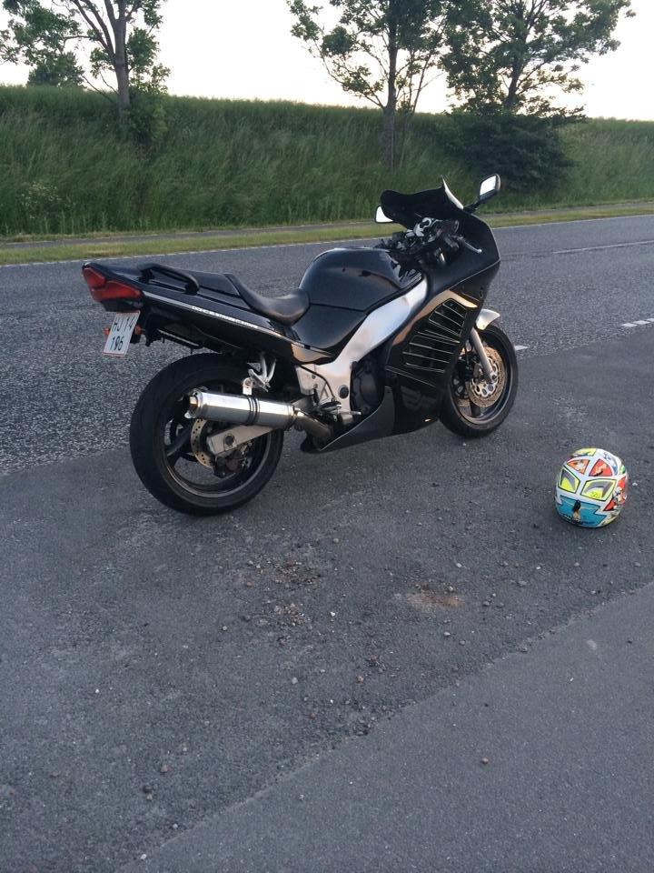 Suzuki RF600RR (937) TIL §ALG - Omlakeret. Sommeraften 2014 billede 2