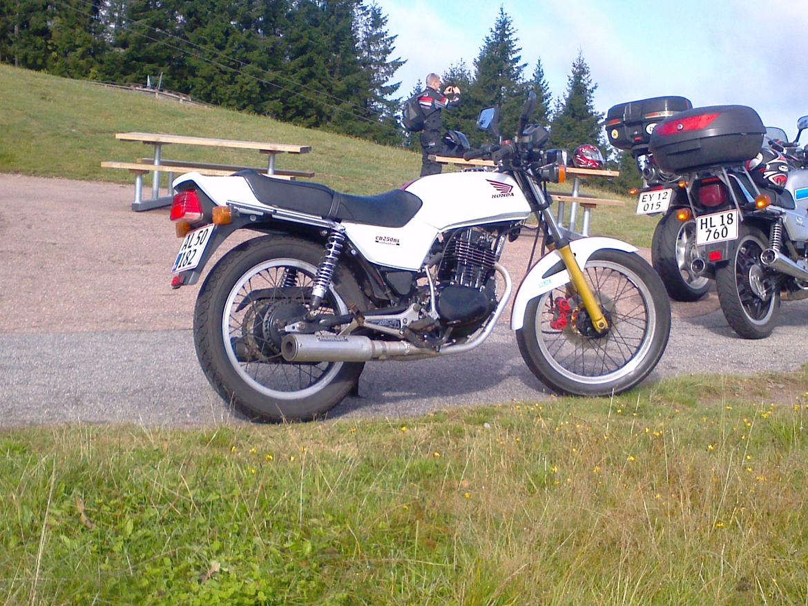 Honda CB250RS billede 2