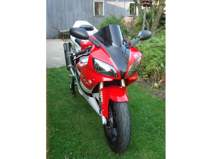 Yamaha YZF R1 billede 0