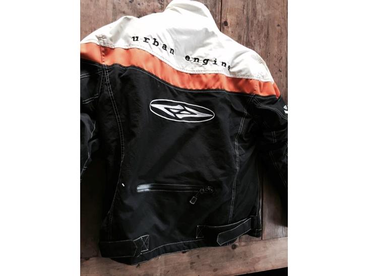 {{currentPhoto.altText}} billede {{currentPhoto.number}}