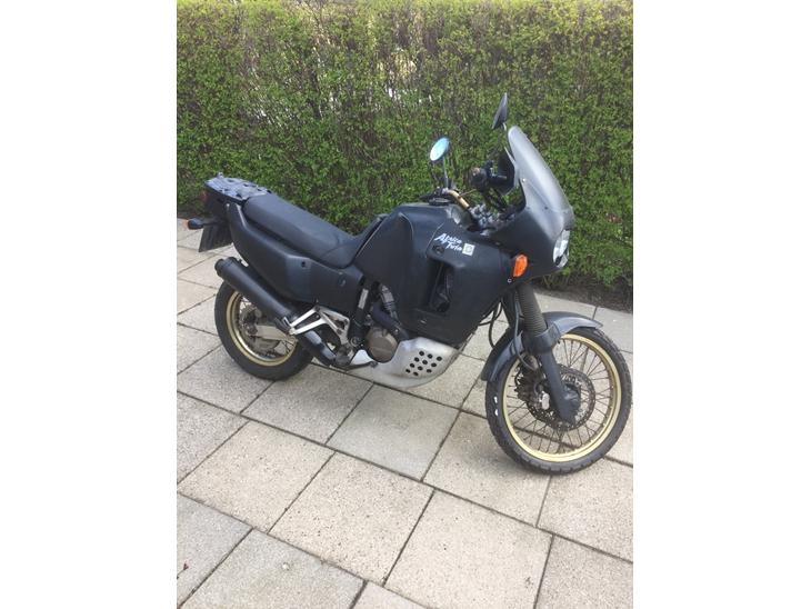 {{currentPhoto.altText}} billede {{currentPhoto.number}}