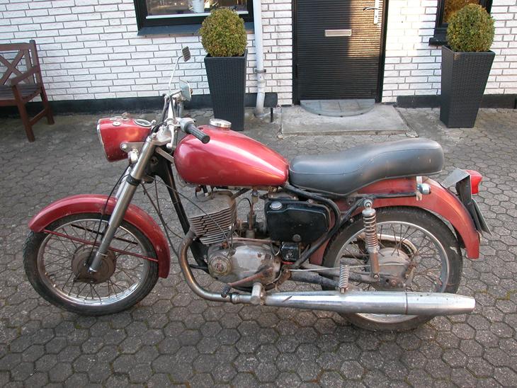Jawa CZ 175 billede 0