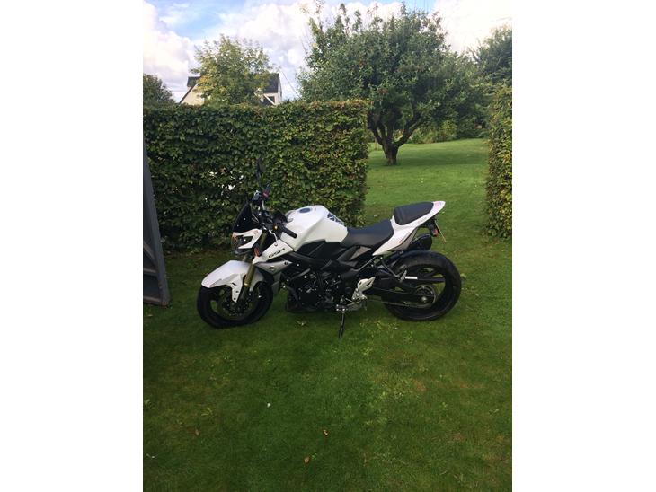 Suzuki GSR 750 yoshimura edition billede 0