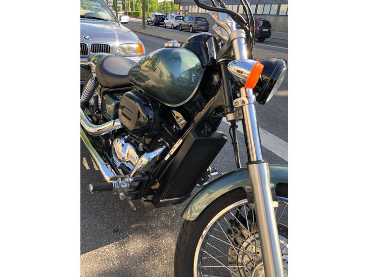Honda Vt 750 DC Black widow billede 0