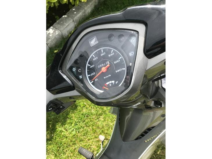 Honda Wave 110i billede 0