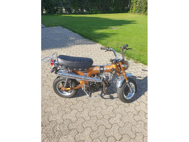 {{currentPhoto.altText}} billede {{currentPhoto.number}}