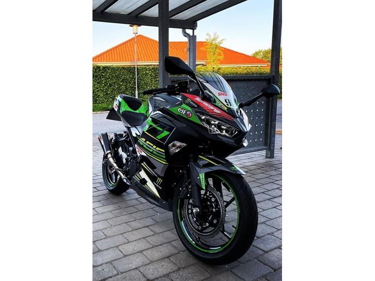 Kawasaki Ninja 400 billede 0