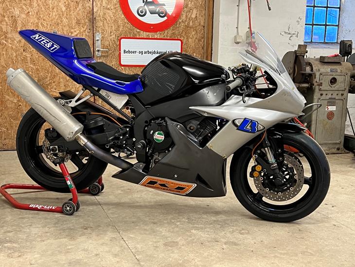 Yamaha R1 RN09 - Baneracer billede 0