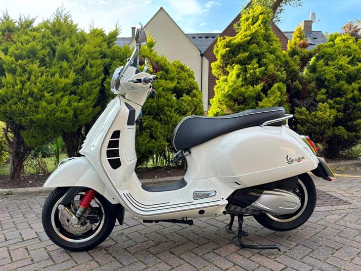 Vespa GTS 300 Super Sport HPE billede 0