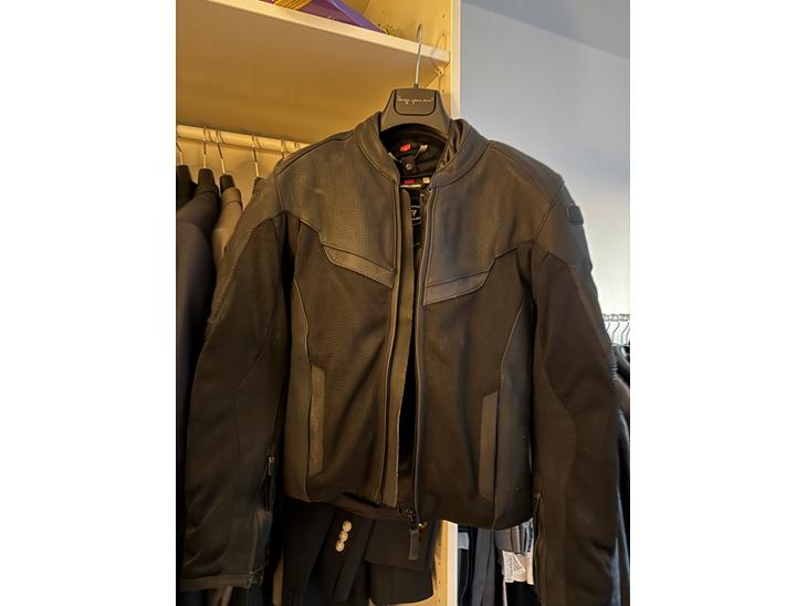 {{currentPhoto.altText}} billede {{currentPhoto.number}}