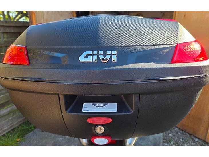 {{currentPhoto.altText}} billede {{currentPhoto.number}}