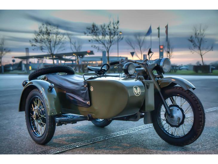 Ural M63 m/ sidevogn billede 0