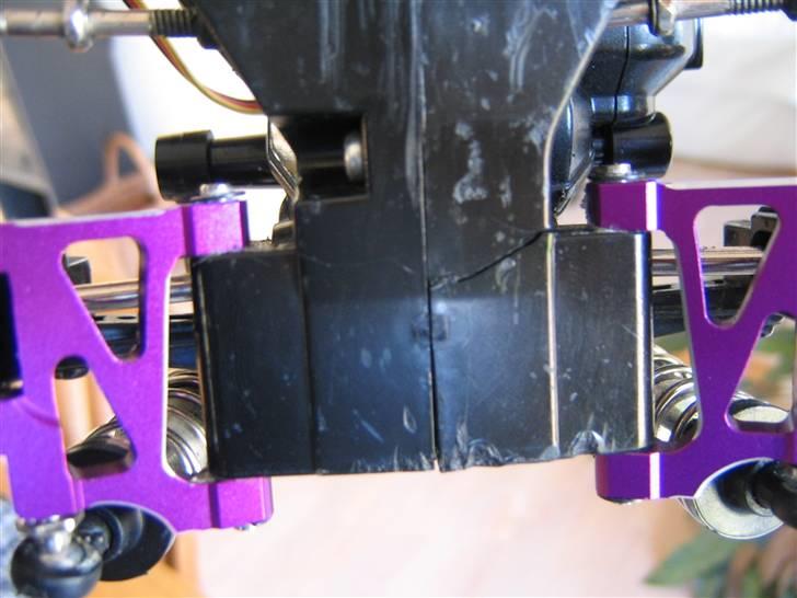 Tl-01 - HBX  Reperation af revnet chassis. billede 5