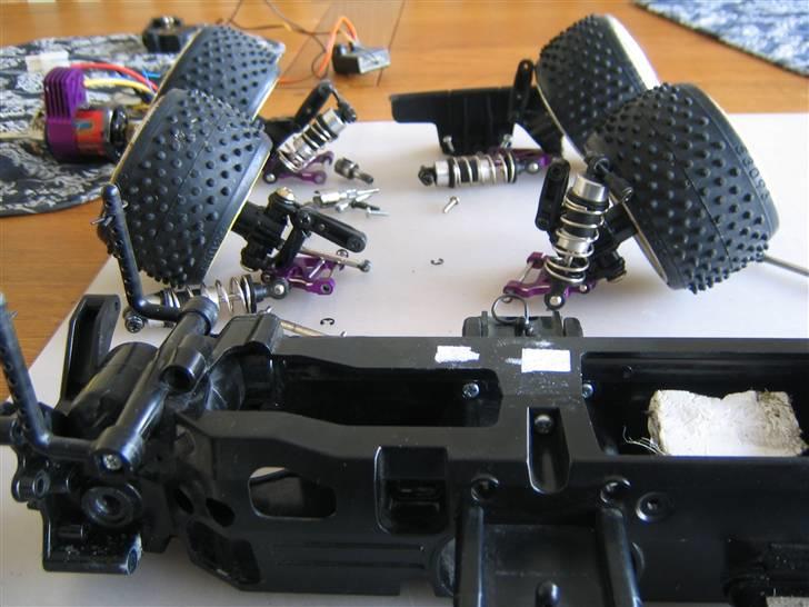 Tl-01 - HBX  Reperation af revnet chassis. billede 10