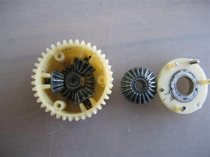 Tl-01 - HBX  Reperation af revnet chassis. billede 13