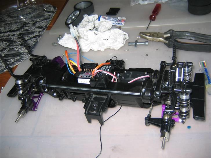 Tl-01 - HBX  Reperation af revnet chassis. billede 24