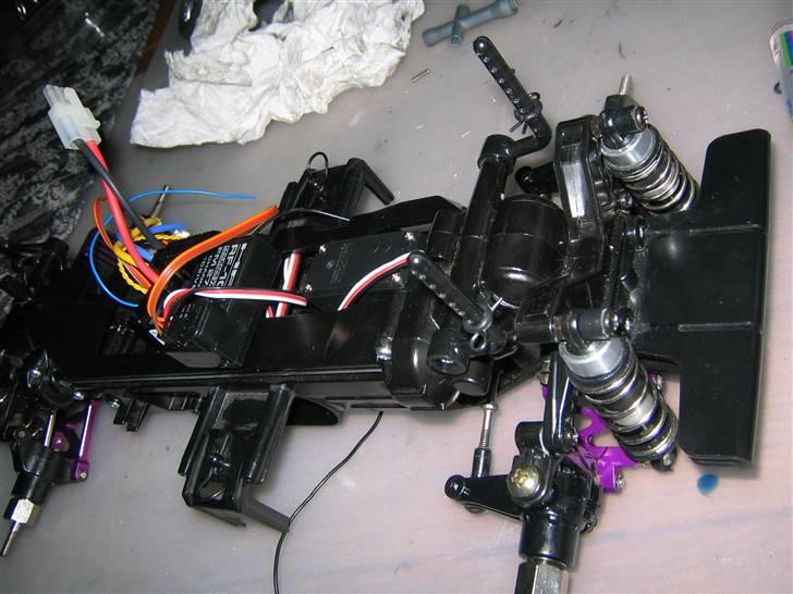 Tl-01 - HBX  Reperation af revnet chassis. billede 26