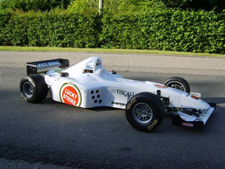 {{currentPhoto.altText}} billede {{currentPhoto.number}}