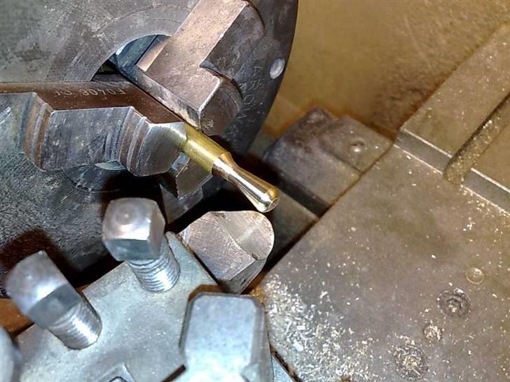 Railings samt håndtag til min Cayman Båd - I dette tilfælde ville jeg lave nogle kegleformede holdere så derfor drejede jeg mine holdere ind med dette stikstål billede 2