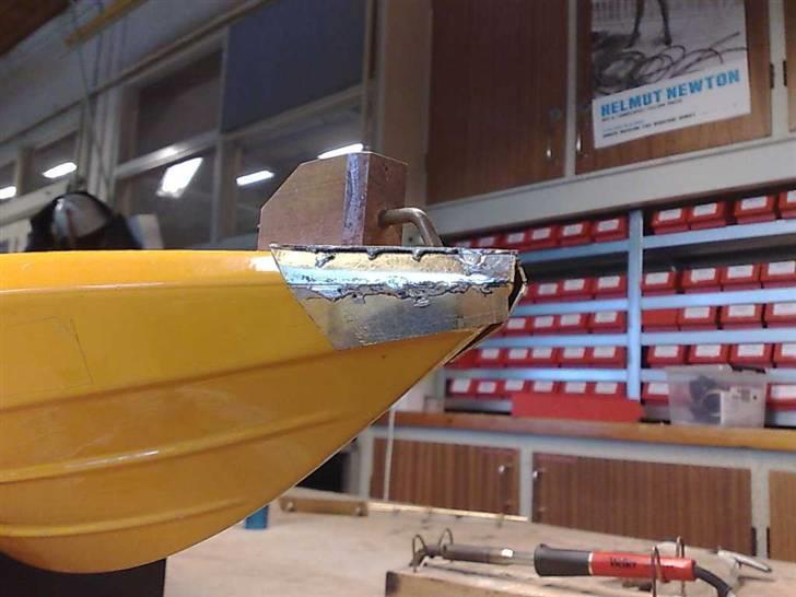 Railings samt håndtag til min Cayman Båd - Der er flere steps i snuden så det er ikke let billede 10