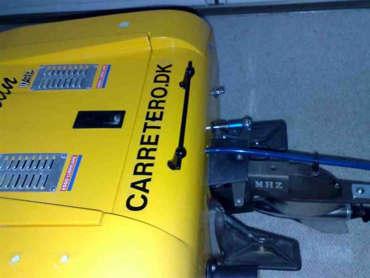 Railings samt håndtag til min Cayman Båd - Valgte af sortlakere delene....
havde dog først tænkt på at forkrome men sort er lettere at holde hvis man også sejler i saltvand billede 18