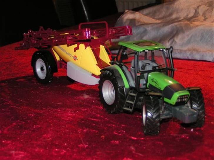 Et lille udvalg af mine model traktore - Deutz Agrotron TTV 1160 med hardy sprøjte billede 4