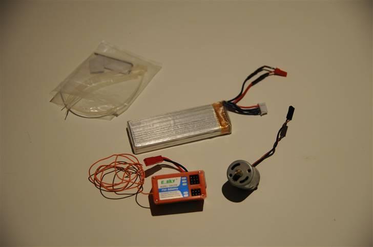 Til salg Helikopter honey bee cp2 billede 7