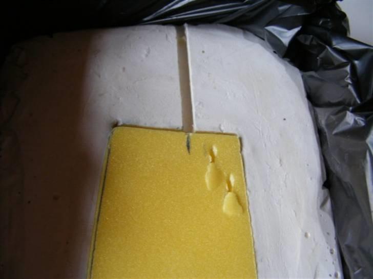 Forlængelse af køl på Sea Queen - Mærket fra skabelonen skal overføres til gipsen - se bort fra den udfræsning der er på billedet - form og skabelon har været brugt. billede 9