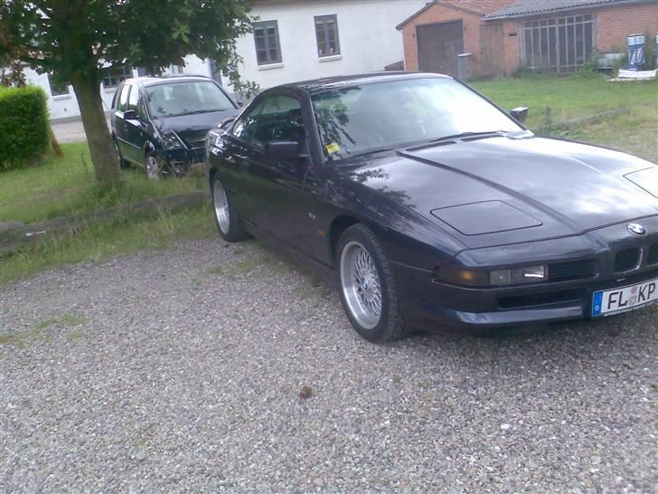 To fede biler efter tur på als - En knap så fed bil det er en bmw v8 den lyder godt;p det er en tysker der ejer den;p hvis der er nogen der ved hvilken model det er så skriv lige billede 4