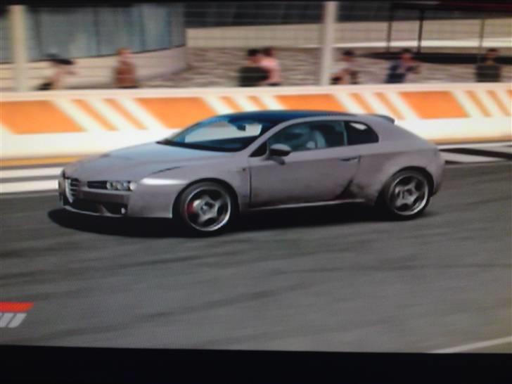 Mine Forza Motorsport 3 biler - Min halvt smadrede Alfa med Alfa 8C motor! Har den ikke mere billede 10