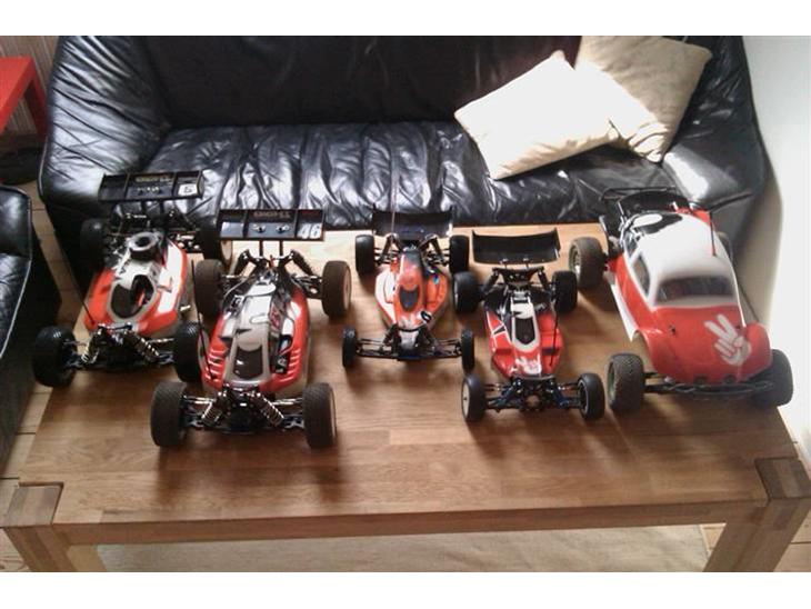 {{currentPhoto.altText}} billede {{currentPhoto.number}}