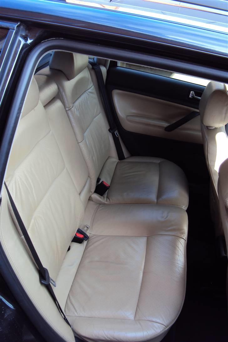 Mine 1:1 biler  - Creme læder bag sæde billede 111