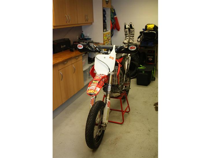 {{currentPhoto.altText}} billede {{currentPhoto.number}}