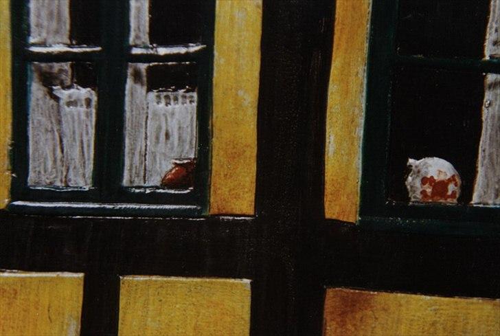 Min anden hobby 3, Læder Billeder - Selvom jeg var ny i faget, mener jeg nu stadig at jeg slap godt fra detaljerne, her ind igennem vinduet kan man se en krukke stående bag halv gardinerne. billede 6