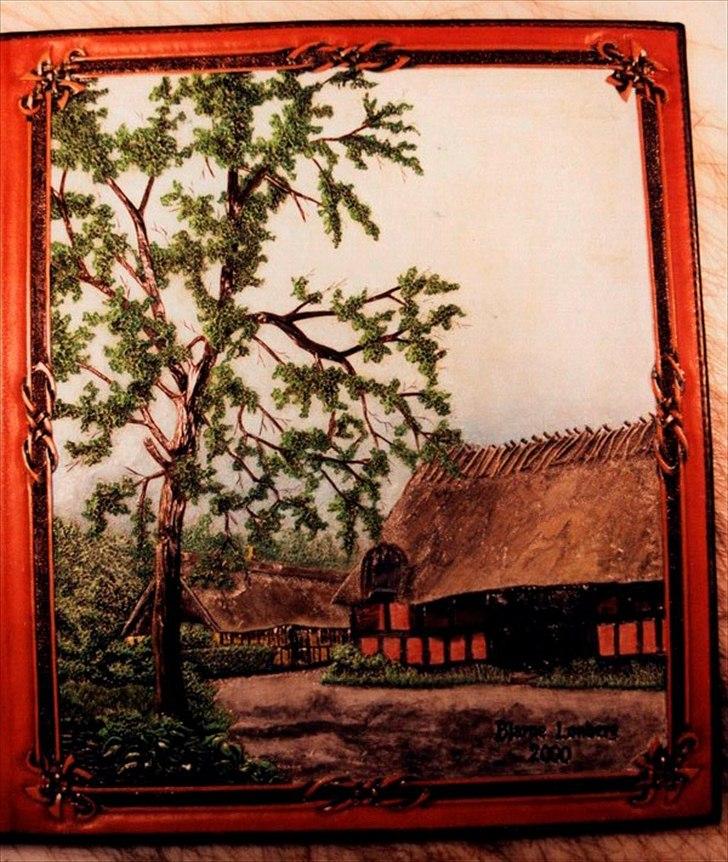 Min anden hobby 3, Læder Billeder - Foto ringbind no 2.
Det første ringbind blev hurtigt for lille til de billeder jeg tog af mine læderting.
Motivet har jeg taget fra ”Frilands museet i Lyngby” 
 billede 20