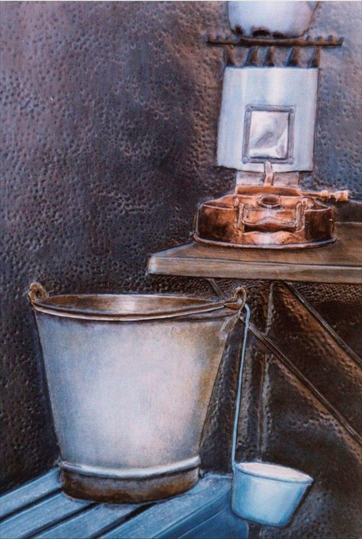 Min anden hobby 3, Læder Billeder - Men de fleste ting er alligevel så gamle, at selv jeg ikke kan huske dem, her er det faktisk kun spanden jeg svagt kan huske.
Men alt i alt er jeg rigtig godt tilfreds med det billede, det kom da også med på en ”Vandre udstilling” der skulle vises frem i 16 lande, sammen med andre ting fra andre kunstnere der udstillede i ” Leather 2000”.
Det tog lidt over et år før jeg fik mit billede tilbage ;-)
 billede 31