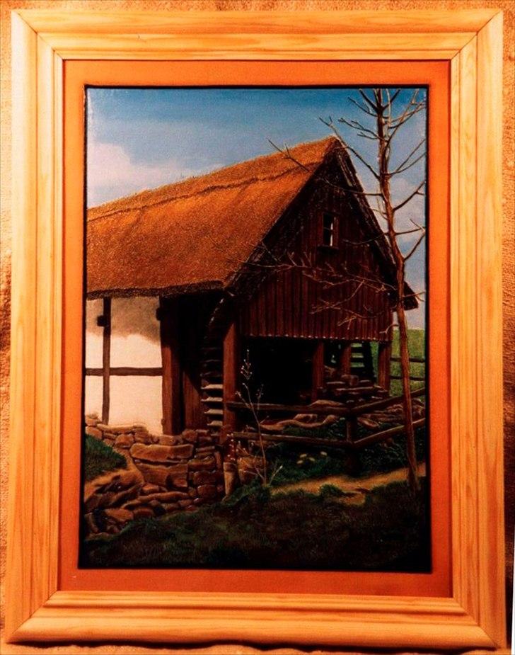 Min anden hobby 3, Læder Billeder - Bornholmsk Vandmølle.
Af en rest læder fik jeg også nået at lave dette lille billede af en bornholmsk vandmølle som nu også står på Frilands museet i Lyngby.

Dagen efter at mit værktøj fortog Bar crawling, faldt der mere ro over tingene. Folk viste nu noget mere om den sære fyr fra Danmark og vi skulle jo også skyde selve udstillingen i gang.
Alt gik som det skulle og resten af ”Leather 2000” kørte stille og roligt der ud af i en meget hyggelig stemning.

Jeg fik lært en masse folk at kende og fik diskuteret læder faget godt og grundigt igennem.
 billede 39