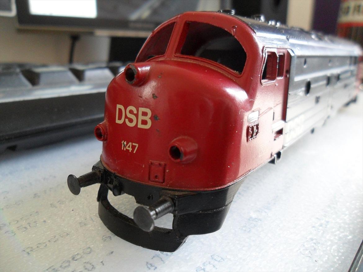Gammel Marklin My 1147 får nyt liv  - Adskilt inden forsendelse til www.EMP-Model.dk
Det er Erling som skal står for Omlakering af lokomativet, Påsætning af Plove og Rangerplatforme samt lysskifte - Digitaliseringen kommer jeg selv til at stå for billede 4
