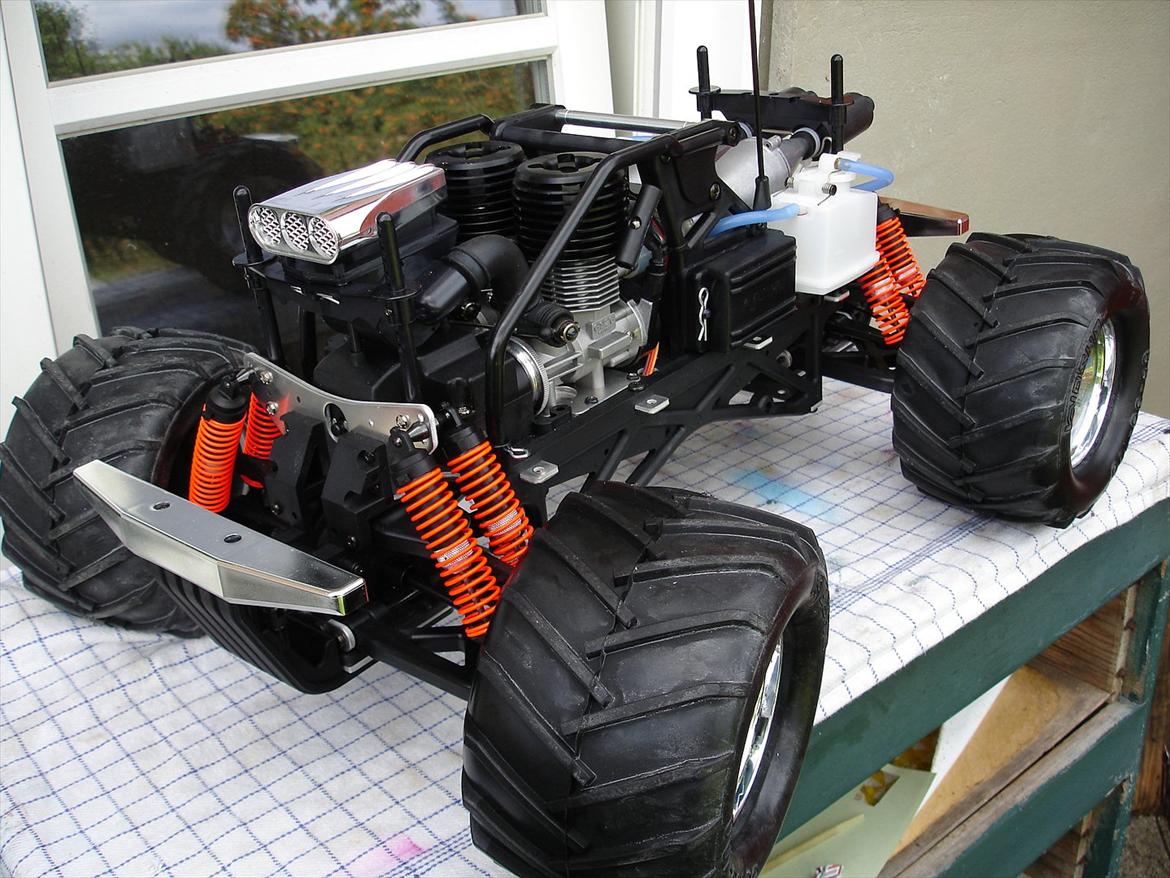 Kyosho Giga Crusher Dual Force billede 5