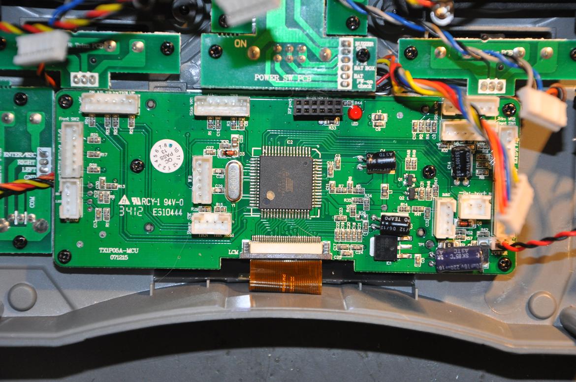 Spektrum DX6i med backlight - Fjern de 4 sorte skruer i hjørner. billede 12