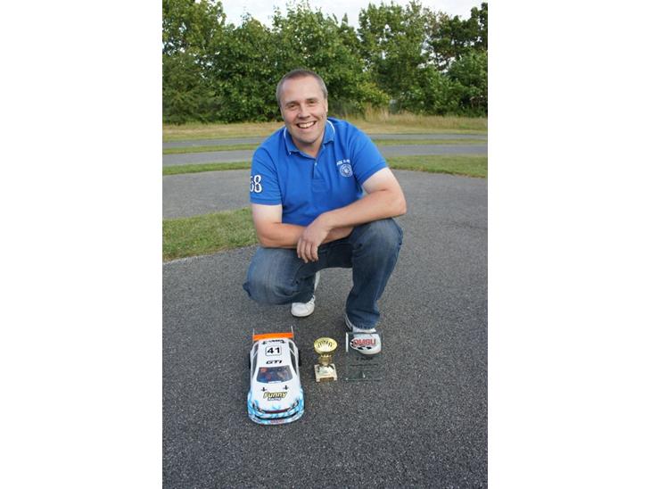 {{currentPhoto.altText}} billede {{currentPhoto.number}}