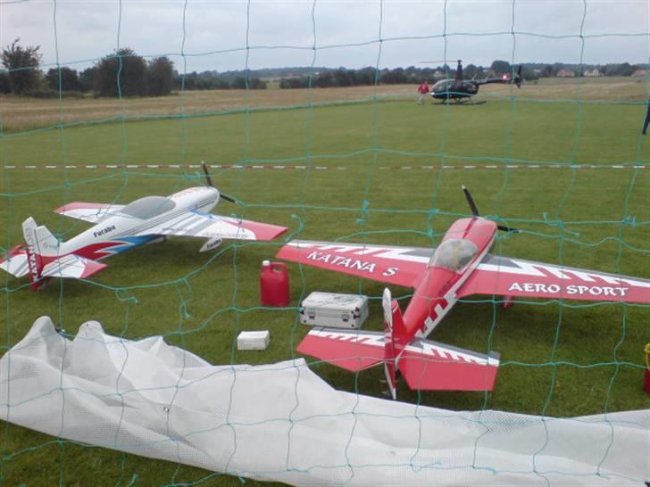 Sønderborg modelflyveklub havde fremvisning af deres flyvere og helikoptere . - .. Drømme .. billede 12