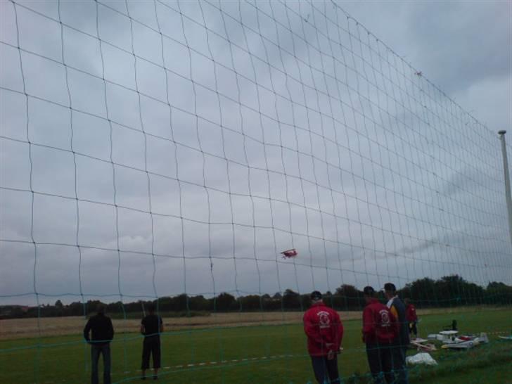 Sønderborg modelflyveklub havde fremvisning af deres flyvere og helikoptere . - Landing . billede 16
