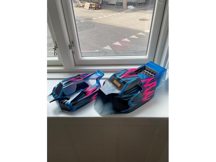 {{currentPhoto.altText}} billede {{currentPhoto.number}}