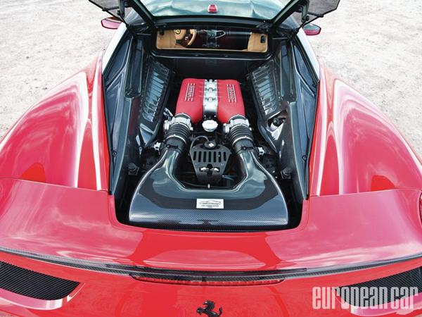 Motorrum til en Ferrari 458