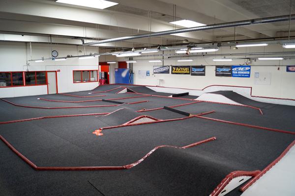 RC Kongen holder åben lørdag fra kl 10-17, prøv vores bane