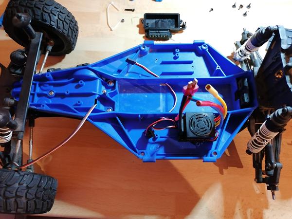 montering af esc traxxas slash 2wd low cg chassis 